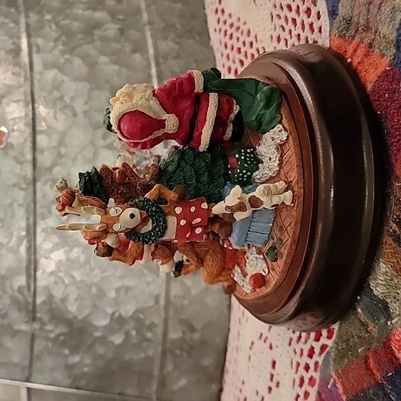 House of Lloyd Wreck the Halls Music Box - Picture 3 of 8